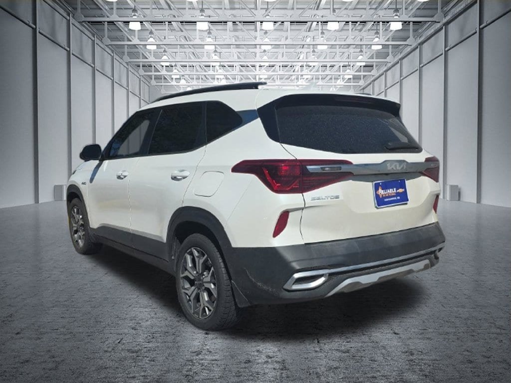 Used 2023 Kia Seltos EX AWD/4WD image 5