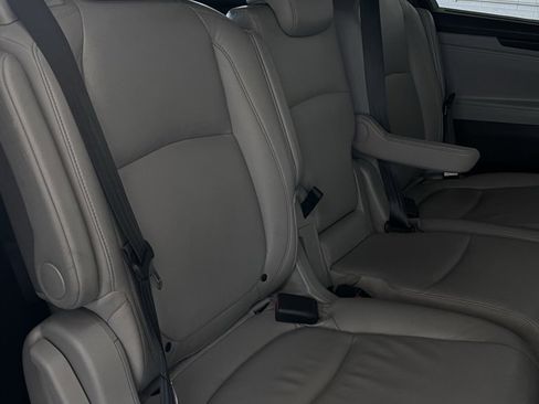 Used 2018 Honda Odyssey EX-L image 18