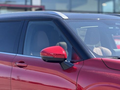 New 2025 Mitsubishi Outlander SEL image 4