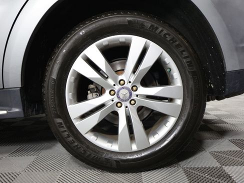 Used 2011 Mercedes-Benz GL 450 4MATIC image 8