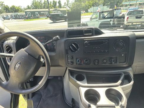 Used 2013 Ford E-150 and Econoline 150 Wagon w/ PWR Windows & Locks Group RWD image 12
