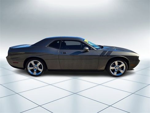 Used 2009 Dodge Challenger R/T image 3