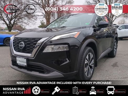Used 2022 Nissan Rogue SV image 2