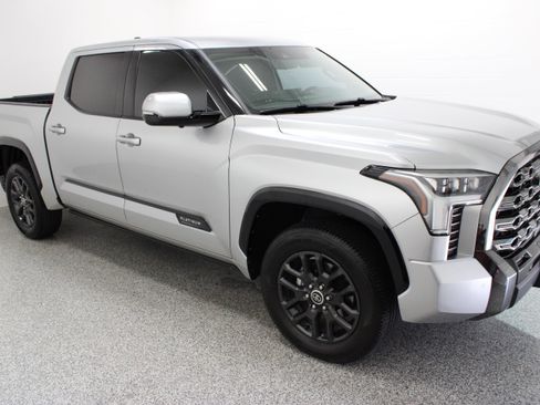 Used 2022 Toyota Tundra Platinum AWD/4WD image 4