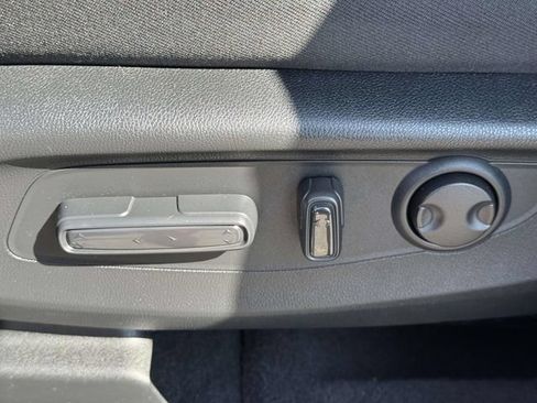 Used 2023 Honda CR-V EX image 18