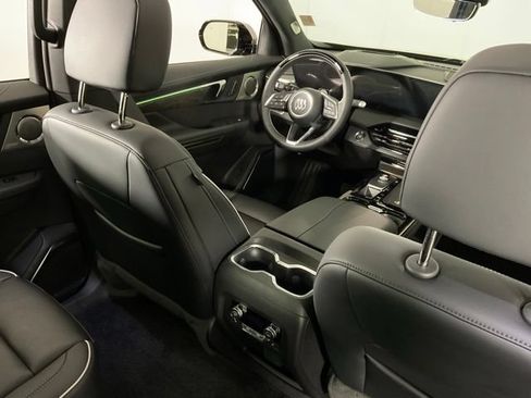 Used 2025 Buick Enclave Avenir w/ Super Cruise Package FWD image 34