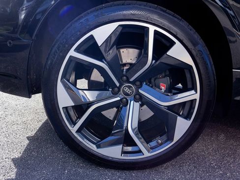 Used 2023 Audi RS Q8 AWD/4WD image 32