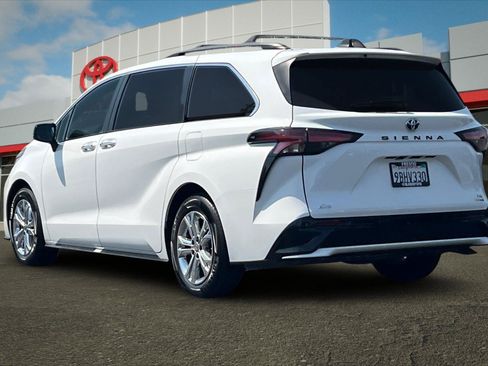 Certified 2022 Toyota Sienna XSE w/ XSE Plus Package AWD/4WD image 4