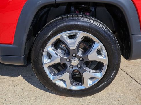 Used 2019 Jeep Compass Limited AWD/4WD image 10