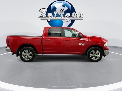 Used 2019 RAM 1500 Classic SLT w/ Luxury Group image 12