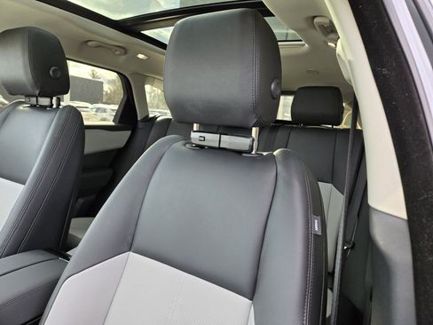 Used 2025 Land Rover Range Rover Velar Dynamic SE image 11