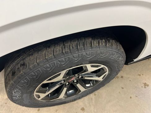 New 2026 GMC Yukon XL AT4 w/ AT4 Premium Plus Package image 10