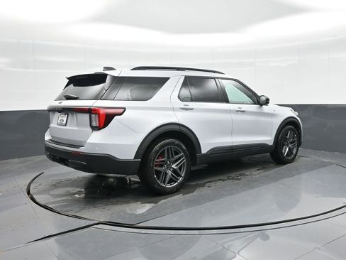 New 2026 Ford Explorer ST-Line w/ ST-Line Street Pack RWD image 9