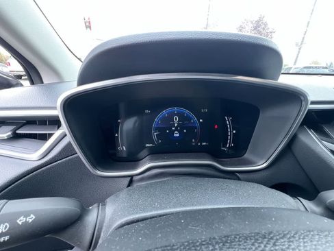 Used 2024 Toyota Corolla Cross XLE w/ Convenience Package image 15