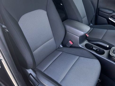 Used 2025 Kia Soul LX FWD image 23