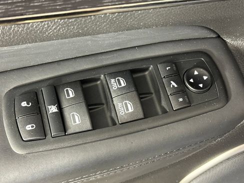 Used 2020 Jeep Grand Cherokee High Altitude AWD/4WD image 27