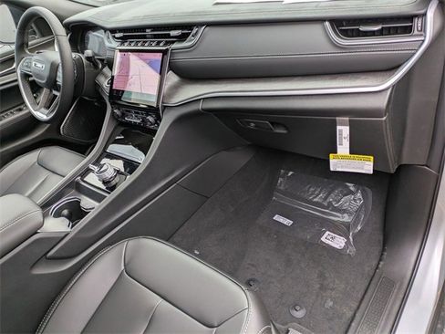 New 2025 Jeep Grand Cherokee L Limited w/ Black Appearance Package image 32