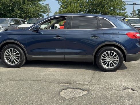 Used 2017 Lincoln MKX Select w/ Select Plus Package FWD image 4
