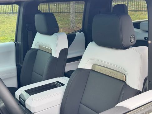 New 2025 GMC Hummer EV 3X w/ LPO, Illumination Package image 17