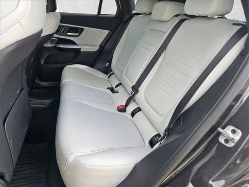 Used 2023 Mercedes-Benz GLC 300 image 13