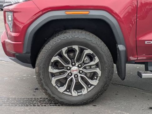 Used 2023 GMC Canyon Denali image 10