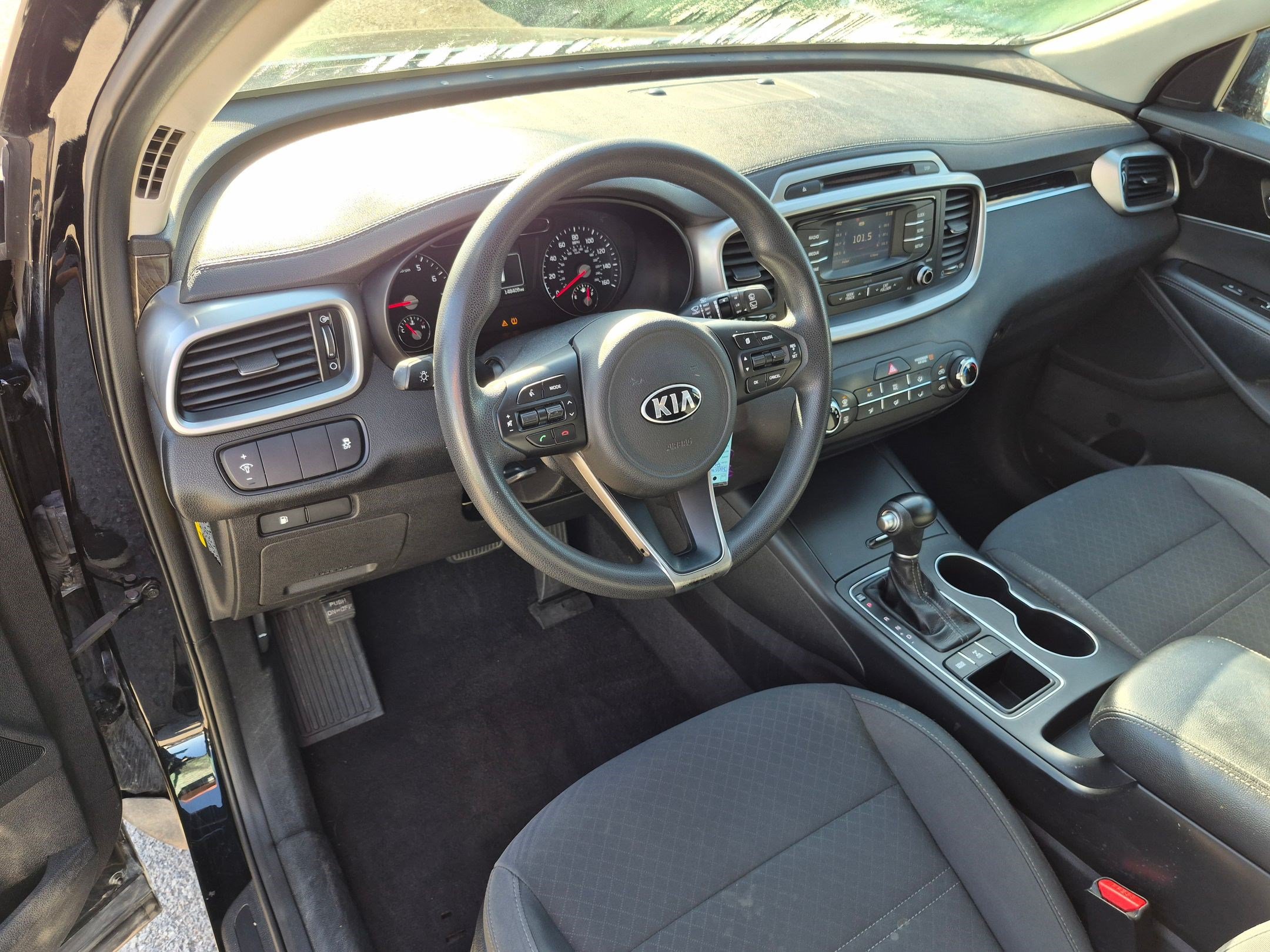 Used 2018 Kia Sorento LX AWD/4WD image 14