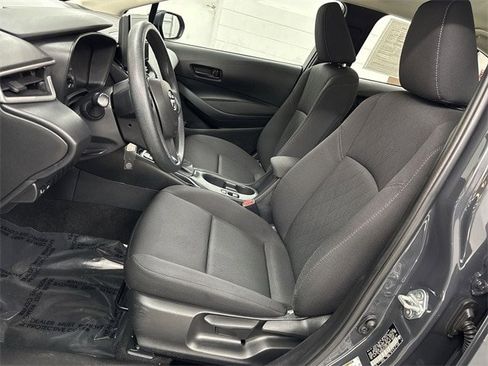 Used 2023 Toyota Corolla LE image 3