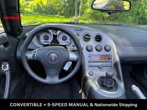 Used 2008 Pontiac Solstice Convertible w/ Preferred Package RWD image 15