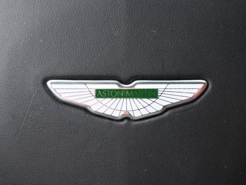 Used 2021 Aston Martin V8 Vantage Coupe image 39
