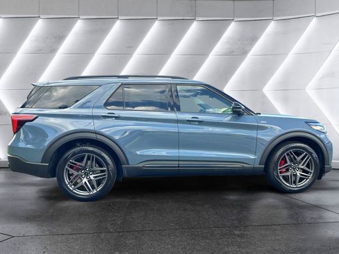New 2026 Ford Explorer ST-Line w/ ST-Line Street Pack RWD image 8