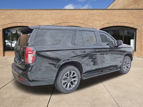 Used 2023 Chevrolet Tahoe Z71 w/ Luxury Package image 3