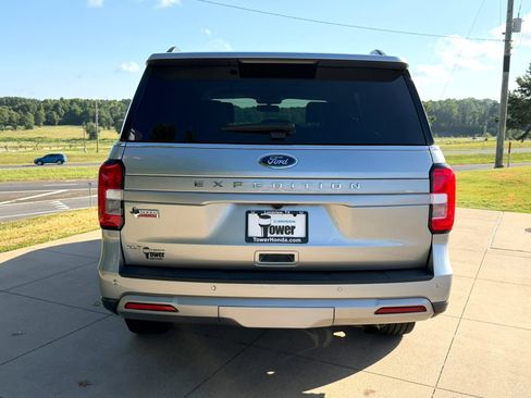 Used 2023 Ford Expedition XLT RWD image 5