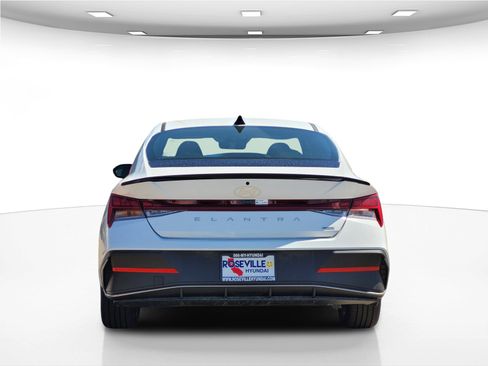 New 2025 Hyundai Elantra SEL image 10