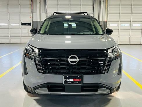 New 2026 Nissan Pathfinder Platinum image 15