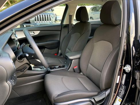 Used 2023 Kia Forte LXS FWD image 26