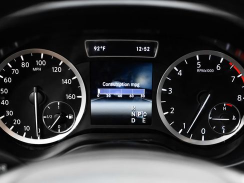 Used 2017 INFINITI QX30 Premium w/ Navigation Package AWD/4WD image 18