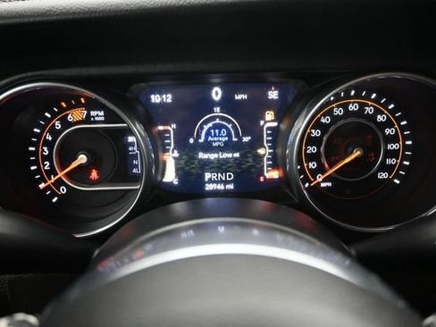 Used 2018 Jeep Wrangler Unlimited Sahara w/ Uconnect 4C Nav & Sound Group AWD/4WD image 5