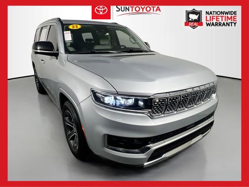 Used 2023 Jeep Grand Wagoneer Base image 1