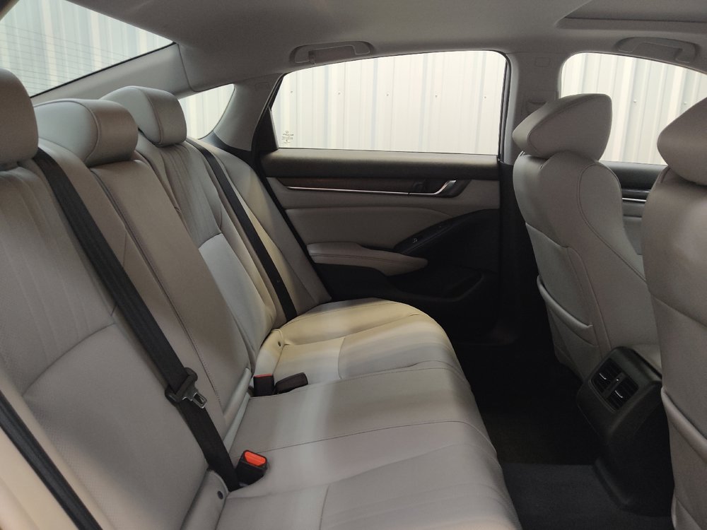 Used 2020 Honda Accord Touring image 19