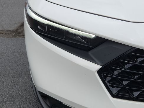 Used 2025 Honda Accord LX image 9