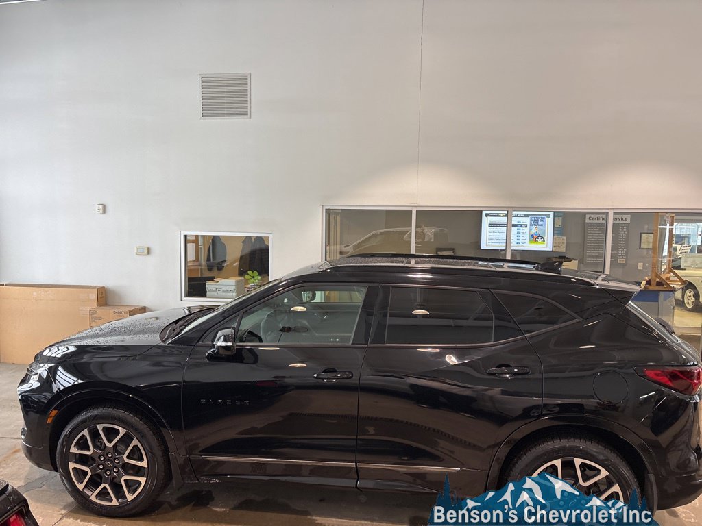 Certified 2023 Chevrolet Blazer RS w/ Driver Confidence II Package AWD/4WD image 2