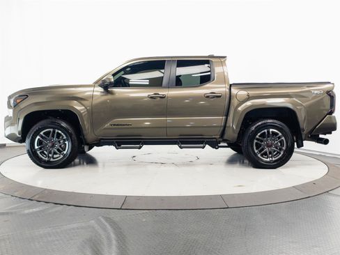 Certified 2025 Toyota Tacoma TRD Sport AWD/4WD image 7