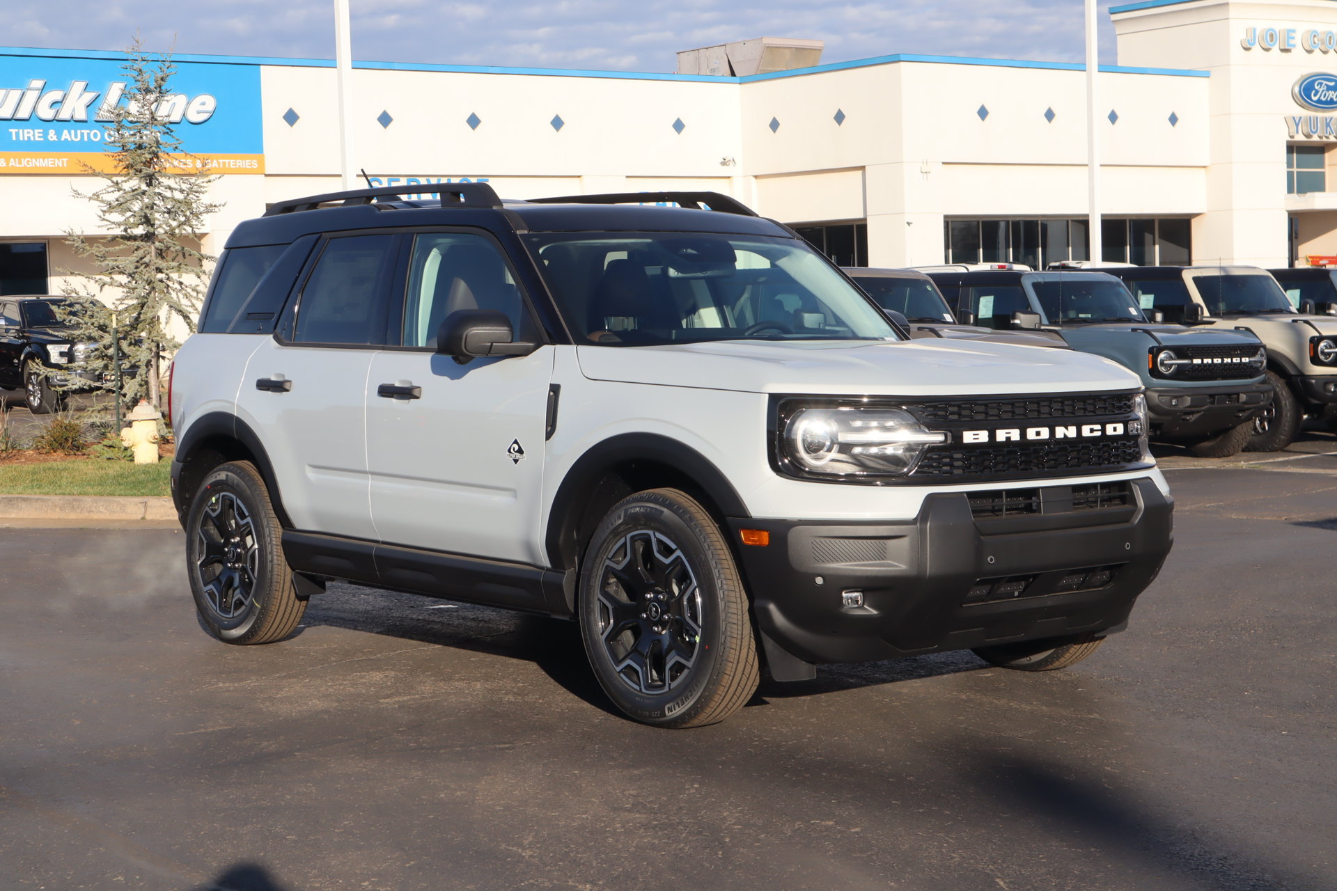 New 2026 Ford Bronco Sport Outer Banks w/ Outer Banks Tech Package+ AWD/4WD image 1