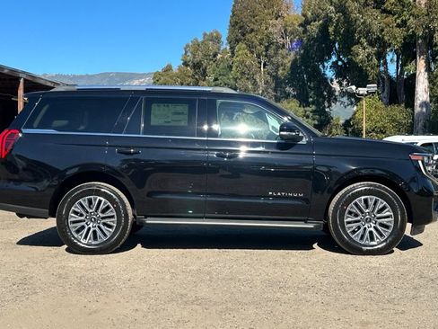 New 2026 Ford Expedition Platinum image 4