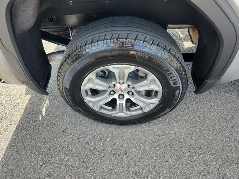 Certified 2024 GMC Sierra 1500 SLT image 7