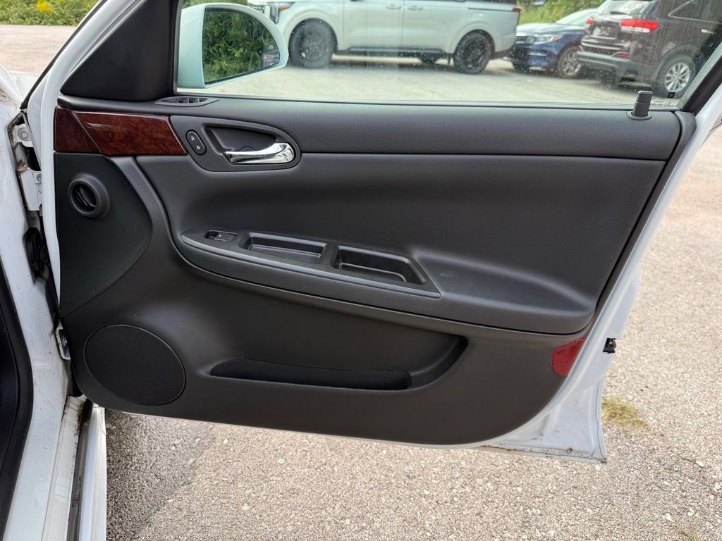 Used 2011 Chevrolet Impala LS FWD image 18