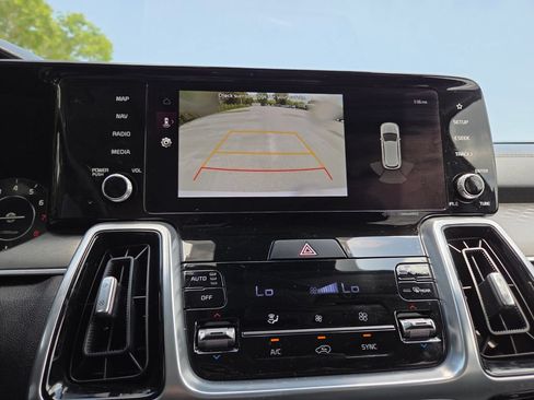 Used 2023 Kia Sorento SX FWD image 39