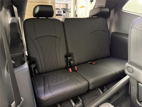 Certified 2023 Buick Enclave Avenir w/ Avenir Technology Package FWD image 13