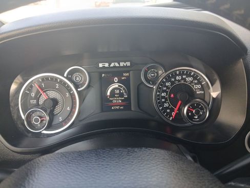 Used 2024 RAM 3500 Big Horn AWD/4WD image 19