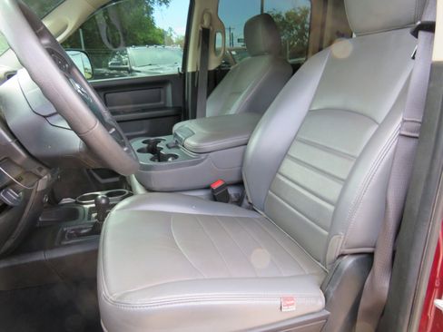 Used 2018 RAM 3500 Tradesman w/ Chrome Appearance Group image 8